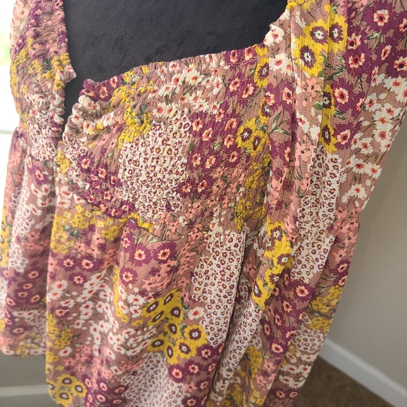 Francesca’s Bessie Smocked Neckline Printed Blouse Size XL NWT Valentine's Day - Picture 8 of 12